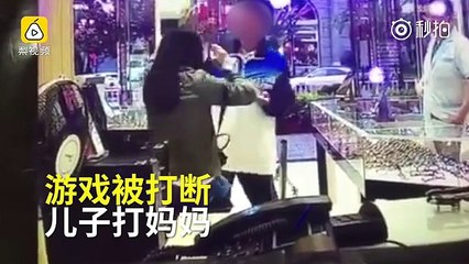 High school student beats his mom over the head for interrupting his mobile phone game