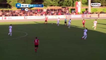 Bon centre mais tête trop croisée