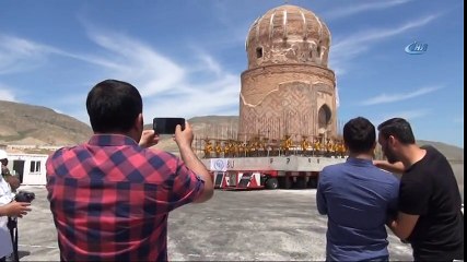 Zeynel Bey Türbesi Yeni Yerinde Ziyaretçilerini Ağırladı
