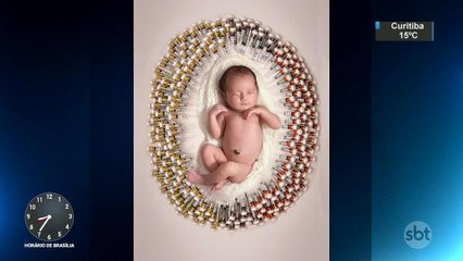 Mãe faz fotos do bebê com seringas usadas durante a gravidez