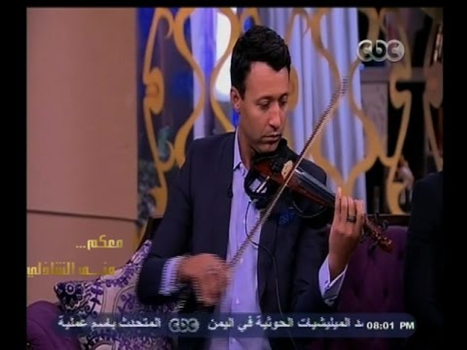 #معكم_منى_الشاذلي | شاهد…أحمد فهمي يعزف أغنية والجمهور لــ واما " تاني تاني "
