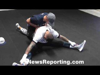 Gab Rosado stretching - EsNews Boxing
