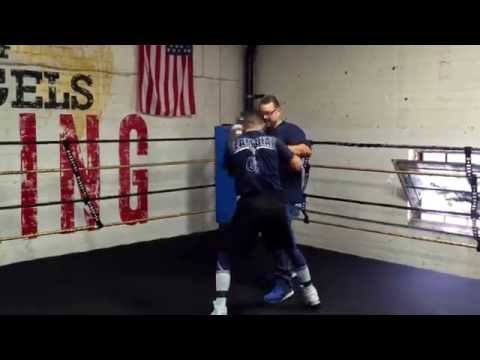 Jojo Diaz Jr killing mitts - esnews boxing