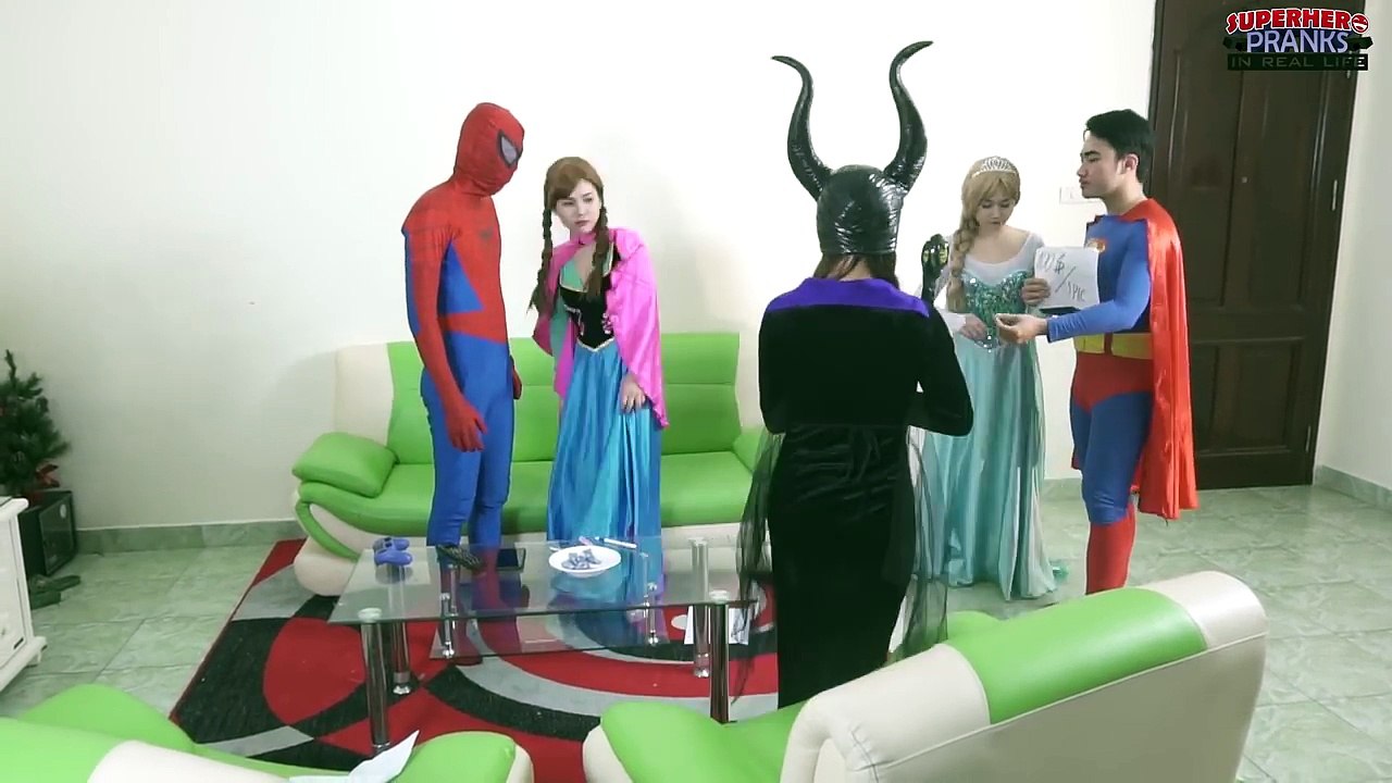 Hulk Teasing Pranks frozen elsa vs spiderman! Superman , batman and Anna superhero kids in real life