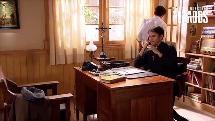 Los secretos del padre Reynaldo - ¡Reynaldo está celoso de Camilo! / Capitulo 25