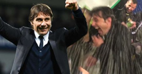 Chelsea Hocası Conte, Soyunma Odasına Girince Sırılsıklam Oldu