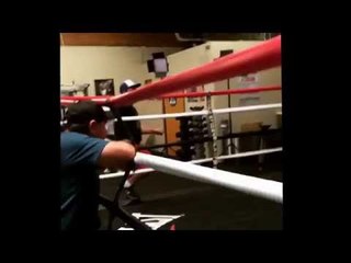chepo reynoso singing as canelo in in the ring ready to beat smith - esnews
