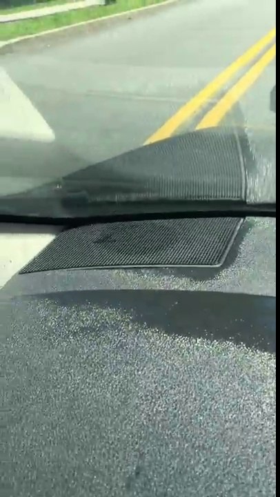 Le tableau de bord de cette voiture fond au soleil !! Nissan Altima !