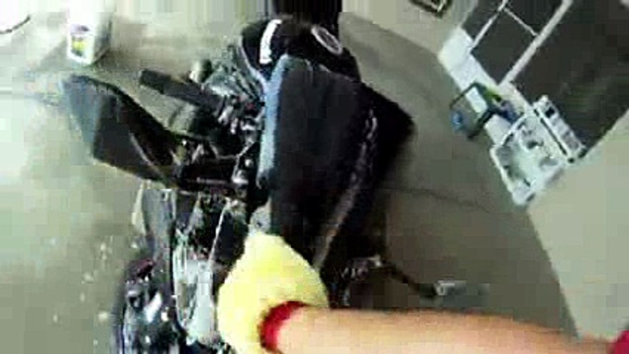 Wash a Bike-he -17