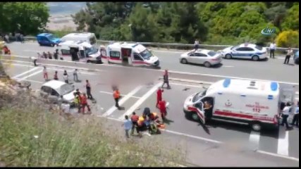 Muğla'da Yolcu Minibüsü Uçuruma Yuvarlandı