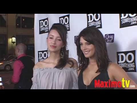 Ashley Greene and Christian Serratos TOGETHER on the Red Carpet