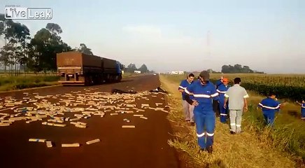 Un dealer perd des kilos de Cannabis sur la route suite à un accident