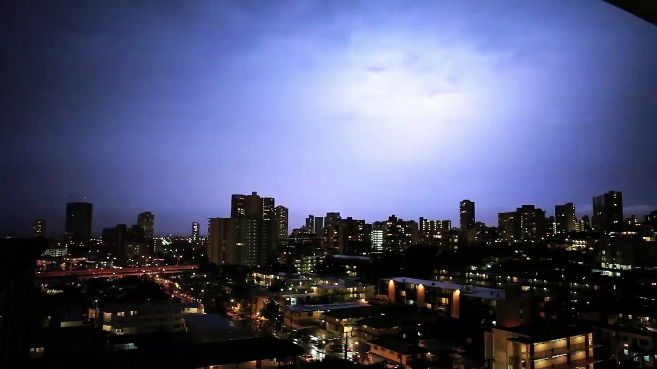 Honolulu Zeitraffer bei Nacht