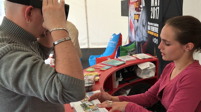 À bord d'un voilier avec un simulateur de réalité