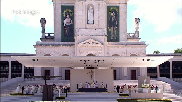 Pope Francis makes Fatima child shepherds saints