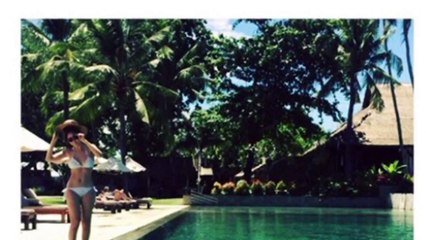 紗栄子、ビキニで無邪気にじゃれあい 大胆美ボディショット連発