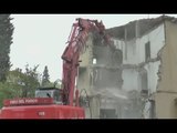 San Severino Marche (MC) - Terremoto, demolizioni in Via Rossini (13.05.17)
