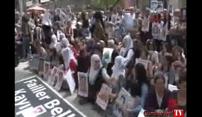 "Yarın Anneler Günü... Buradaki annelerin yaşadıklarını görmüyorlar"