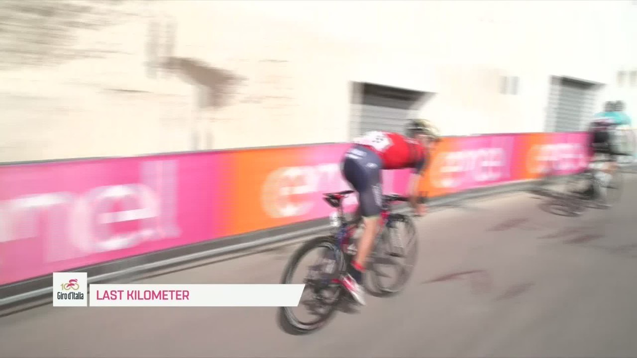 Cyclisme - Giro 2017 : La chute de Conti dans le dernier kilomètre