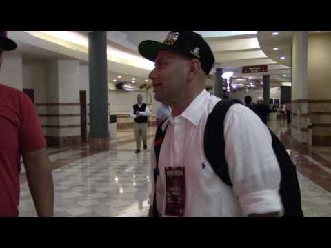 elie seckbach with boxing fans EsNews Boxing