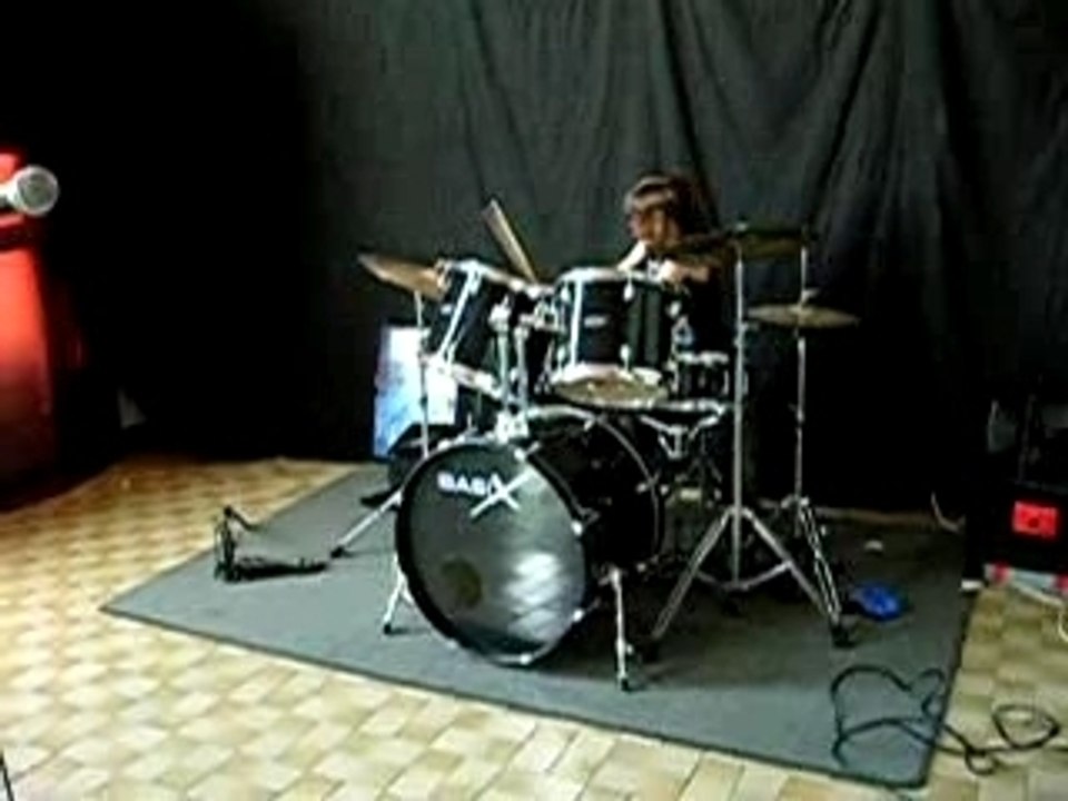 Theo, surnommé Double T Xterminator.