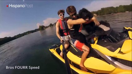 Vea al perro aventurero que le encanta pasear en jet ski