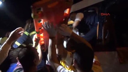 Kocaeli Minibüs Iki Tır'ın Arasında Kaldı: 8 Yaralı