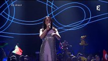 Eurovision: Incident pendant la cérémonie où un homme est monté sur scène avant d'être sorti par la sécurité