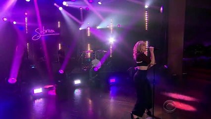 Sabrina-Carpenter-Thumbs