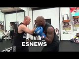 ko bellows working mitts with rafael ramos EsNews Boxing