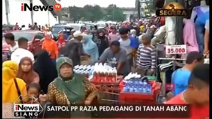 Descargar video: Satpol PP Razia Pedagang di Tanah Abang