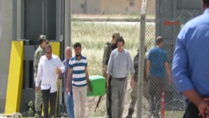 Şanlıurfa Kalp Krizinden Ölen Suriyeli Öğretmenin Cenazesi Telabyad'a Götürüldü