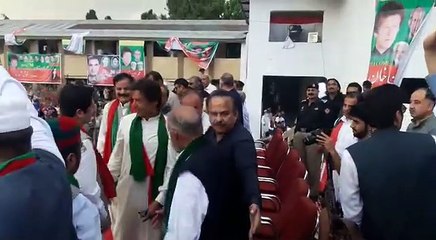 Imran Khan Arrives on Stage at PTI Abbottabad Jalsa 14.05.2017