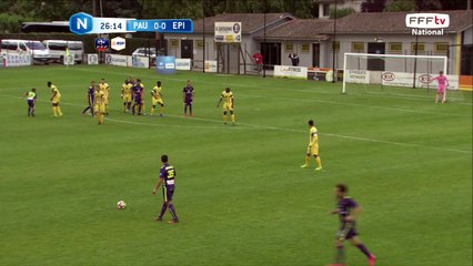 Coup franc bien frappé au second poteau mais personne à la réception.