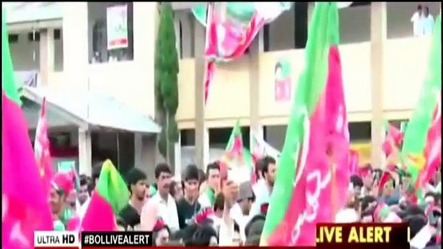 Imran Khan is Cursing the Enemies of Pakistan