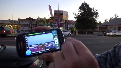 Un flic américain attaque des cyclistes