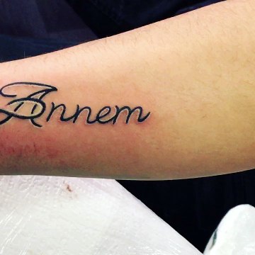 Tüm Anneler İçin yürek dolusu Sevgiler.. #sakaryadövmeci #annem #yazısı #bilekyazıdövme #yazıdövmeleri #annem #serdıvan #saü #myo #çarkcaddesi #dövmeci #Barış #yüksek