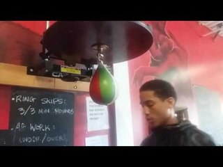 MYKE FOX SHOWS GREAT SPEED ON SPEEDBAG READY FOR SHOWDOWN WITH SOMNER MARTIN EsNews Boxing