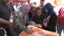 Izmir CHP Lideri Kemal Kılıçdaroğlu Buca' Daki Cenaze Törenine Katıldı