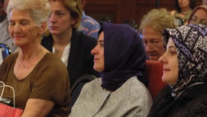 Bakan Kaya, Narlıdere Huzurevindeki Kalanların Anneler Günü'nü Kutladı