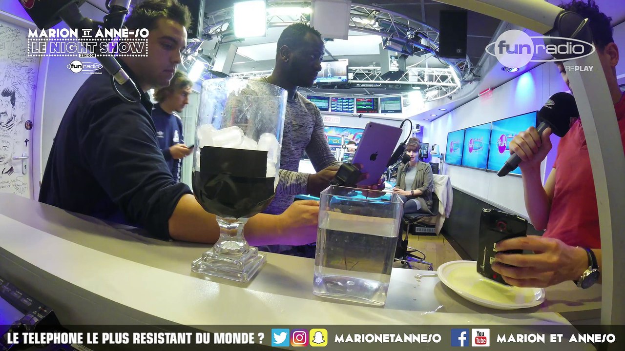 LE TELEPHONE LE PLUS RESISTANT DU MONDE ? - Marion et Anne-So