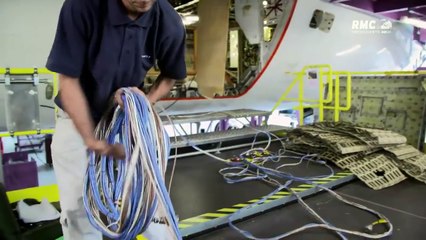 Air France - Boeing 777 le grand check up : entretien d'un avion de ligne  H  RMC Découverte