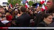 Premier bain de foule du président Emmanuel Macron après son investiture