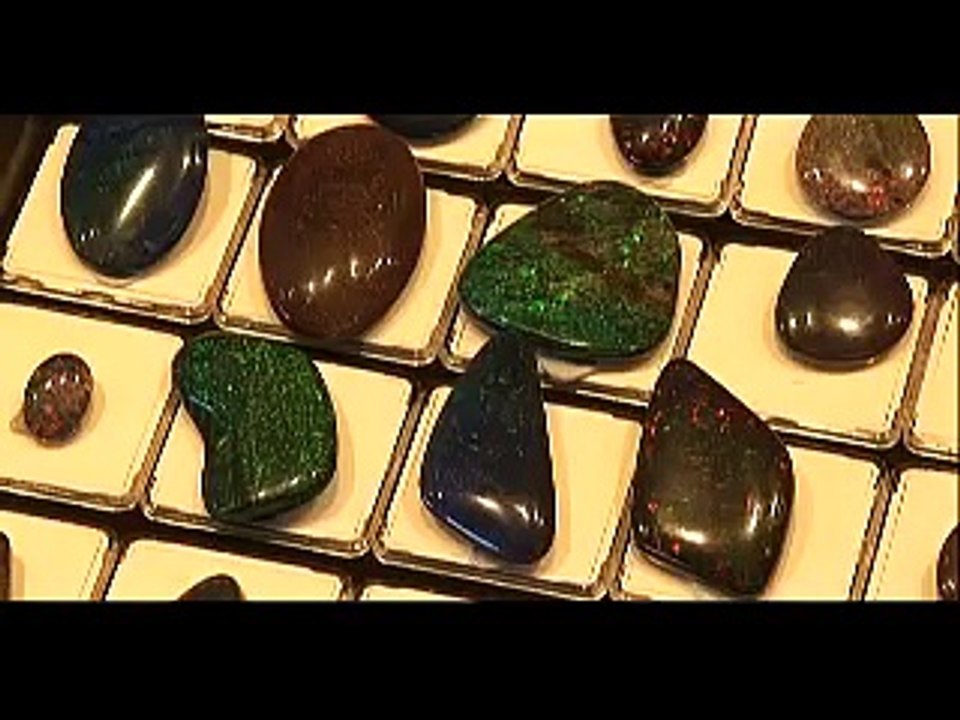 Des hommes des cavernes modernes vivent dans cette ville australienne souterraine !