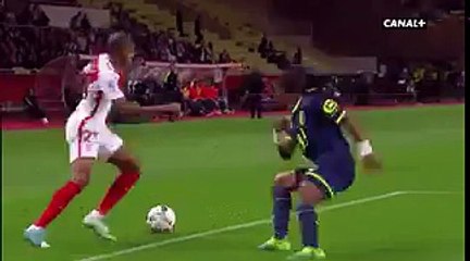 Beria ne sait plus où il habite après avoir croisé la route Kylian Mbappé qui offre le but à Bernardo Silva !