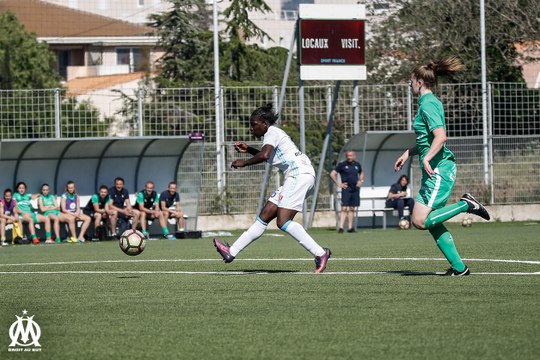 D1 - OM 3-1 Saint-Etienne : le but de Viviane Asseyi (90+1e)