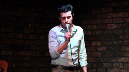 Kavan Hashemian sings 'True Love Travels On A Gravel Road' Memphis May 13 2017