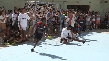 El fútbol como gancho para involucrar a los niños cubanos en la comunidad