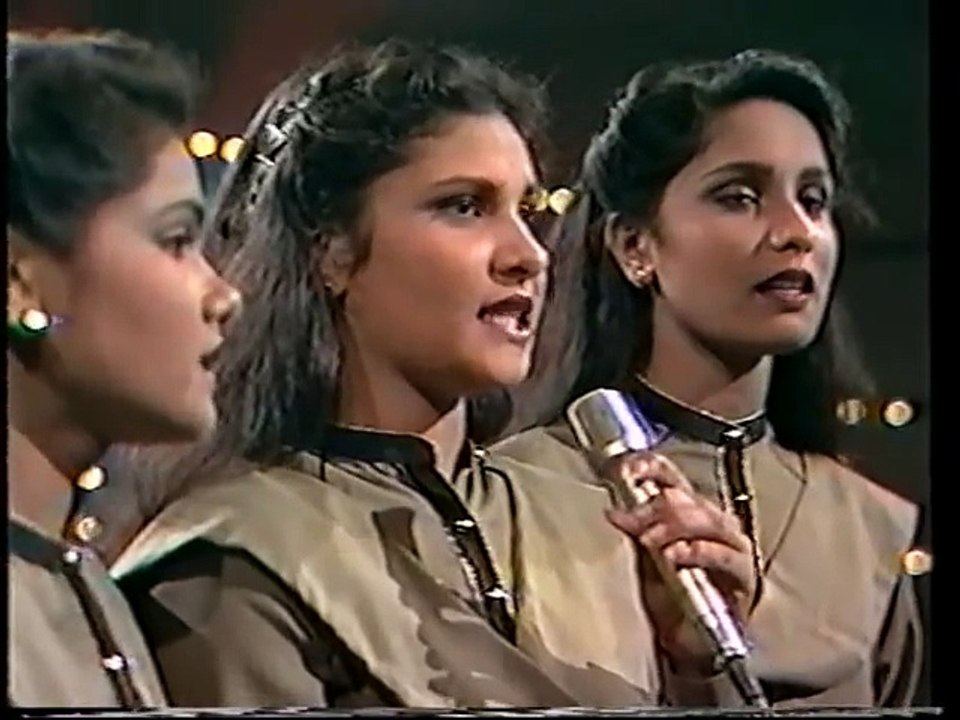 Gari ko chalana babu zara halke halke Benjamin Sisters