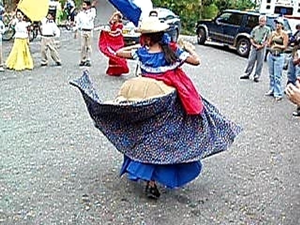 Comunidades "Baile de la burra" niños de Figueroa